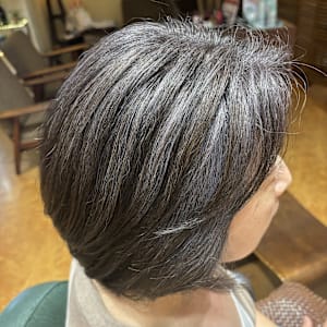 【佐須田】の 地毛を最大限に活かした白髪ぼかしハイライト◎