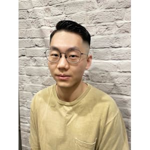 フェード/スキンフェード/七三分け/バーバー/刈り上げ