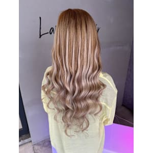 明るくイメチェンしたい方に！エクステバレイヤージュ！