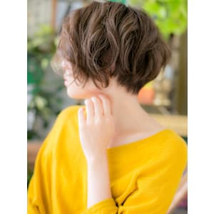 アンニュイ顔…前下がりくせ毛風エアリーボブ　ボブパーマ