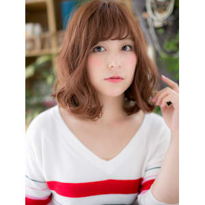 外国人風バレイヤージュ小顔ベージュピンク　ニュアンスカラー