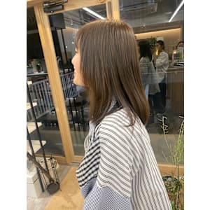 顔周りレイヤー／前髪あり／ウルフカット／甘過ぎない個性