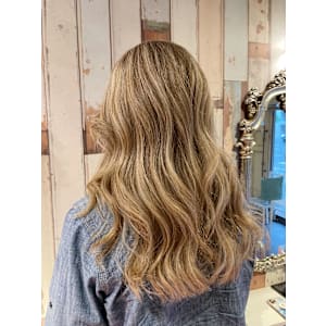 サマーブロンドハイライト - SHINKA 麻布十番【シンカ】【シンカアザブジュウバン】掲載中