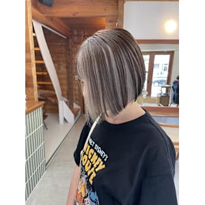 ミニボブ×インナーホワイト