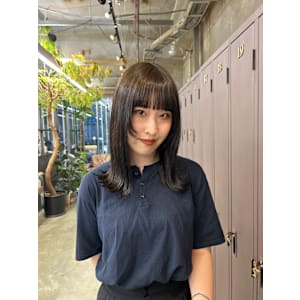 オリーブカラー×顔周りレイヤー