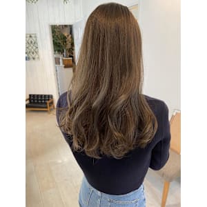 〜大人女性のスモーキーアッシュブラウンカラー〜