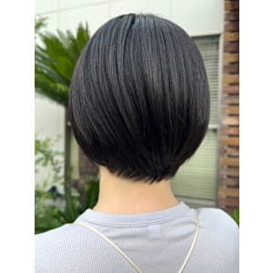 丸みショートボブ　ショートレイヤー　ナチュラルブラック