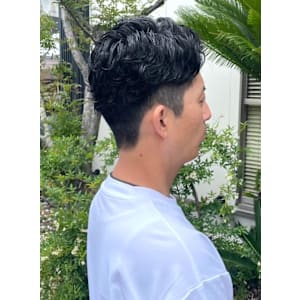 メンズカット　ダウンパーマ　刈り上げショート