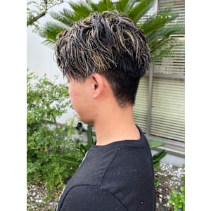 メンズパーマ　メッシュ　刈り上げ　ダウンパーマ