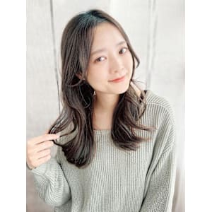 透け感カラーの大人可愛いヨシンモリスタイル