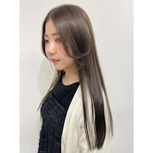 オリーブベージュ　艶髪ストレート　ロングヘア　顔周りレイヤー