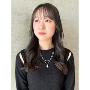 透け感カラー　ケアカラー　グレージュアッシュ　ロングヘア