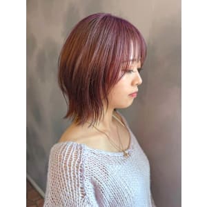 外ハネボブ　顔周りカット　ピンクアッシュ　20代30代　艶感