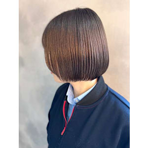 丸みボブ　艶カラー　ブラウン　髪質改善　ダメージレスカラー