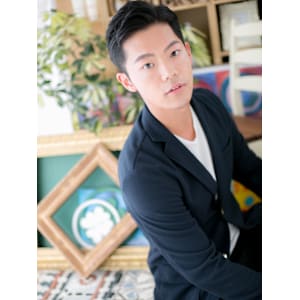 好感度大！爽やかツーブロックショート　ネイビーブラック