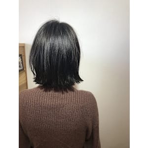 外ハネミディアムボブ