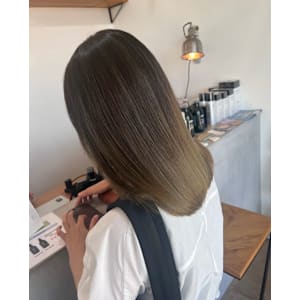 グラデーションブリーチダブルカラーハイライトミディアム