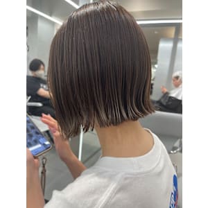 切りっぱなしミニボブ