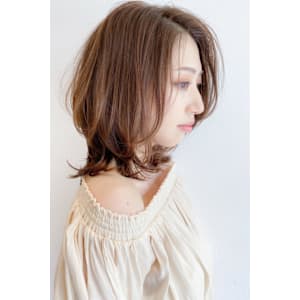 ミディアム×大人のレイヤーカット