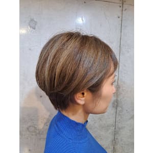 襟足短めマニッシュショート×ハイライト