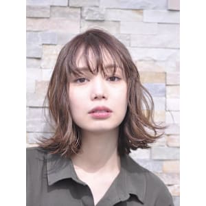 垢ぬけ叶うピンクグレージュ（グレー×ベージュ）