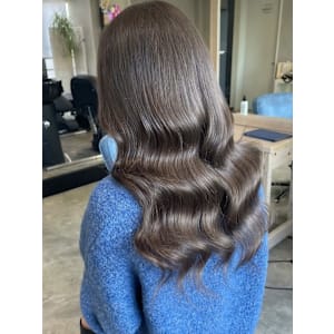 暗めグレージュカラー