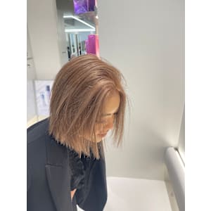 クリームベージュカラー