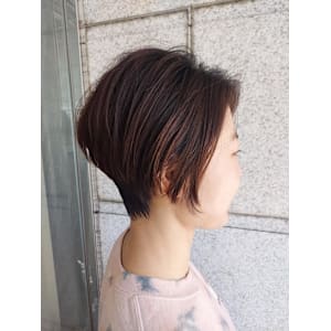 【MICHI refre店 藤原信恵】クセ活かしたショート