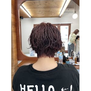 ショートパーマ×ピンクブラウン