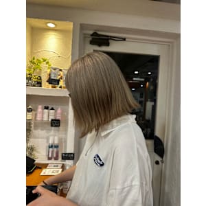 マットベージュ