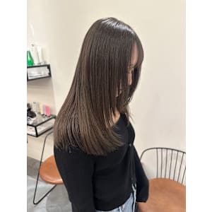 池袋 イルミナカラー ストレート レイヤーカット アッシュ♪