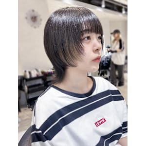 グレージュアッシュグレージュショートカットミニウルフ