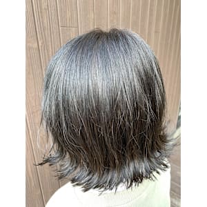 オリーブグレージュ