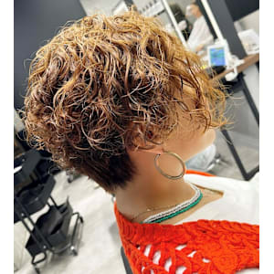 外国人風パーマ/前下がりパーマ/大人女性パーマ