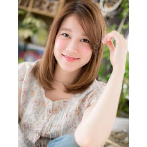 大人可愛いミルクティーカラー小顔ミニボブ　ヘルシースタイル