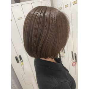 オリーブベージュ