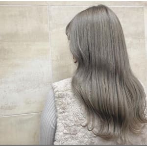 透け感たっぷりグレージュ