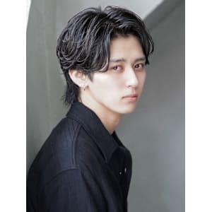 スーツ短髪ツーブロック束感モテる黒髪シークレットパーマ流行