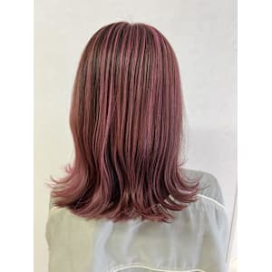 流行りのピンクハイライトカラー！　