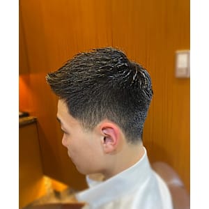 刈り上げ アップバング 理容室