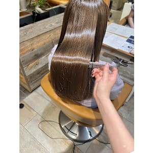 ミルクティーベージュ