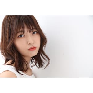 軽やかミディアムスタイル