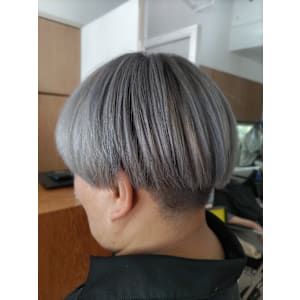 グレイッシュ×刈り上げショート