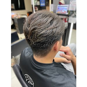 メンズ/2ブロック/白髪ぼかしハイライト/グレイヘア - tip・top 中村橋店【チップタップ ナカムラバシテン】掲載中