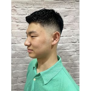 メンズ/スキンフェード/刈り上げ/ショート/清潔/ビズヘア