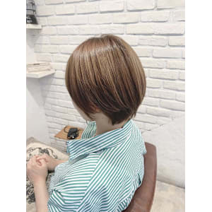 【MAGIC 小名木】丸みショート＆ベージュカラー