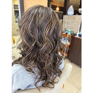 白髪ぼかしハイライト　tiptop清瀬店 - tip・top 清瀬店【チップタップ キヨセテン】掲載中