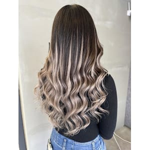 可愛すぎて大人気！エクステバレイヤージュ！