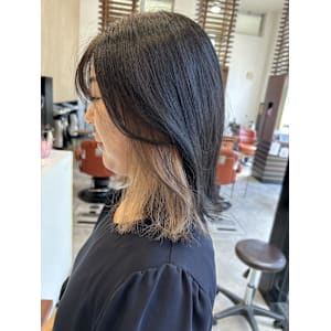 イヤリングカラー×ベージュ