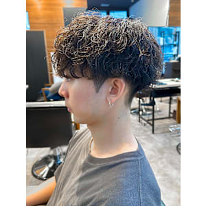 【IRIE 赤坂】波巻きスパイラルパーマ